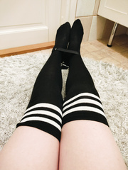 Legs cuffed:3