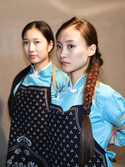 Costumes of female militiamen