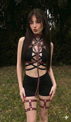 Influcer with belts