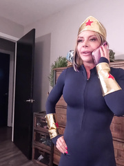Super Bimbo vs Doctor Plague